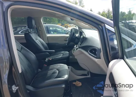 2022 Chrysler Voyager Lx z USA, uszkodzony, nr VIN 2C4RC1CG7NR159012